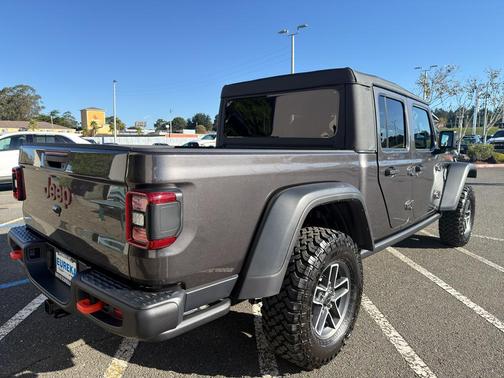 2026 Jeep Gladiator Mojave 4x4