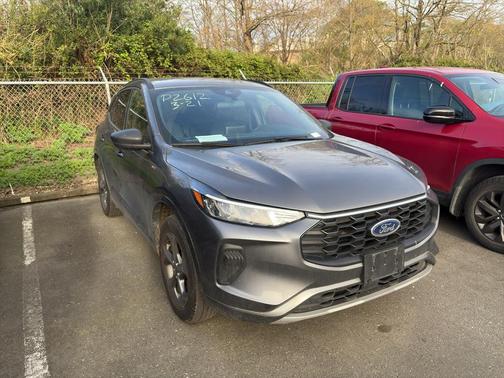 Carbonized Gray Metallic 2024 Ford Escape ST-Line