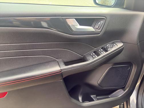 Carbonized Gray Metallic 2024 Ford Escape ST-Line