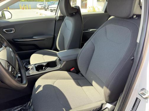 Snow White Pearl 2025 Kia K4 LXS