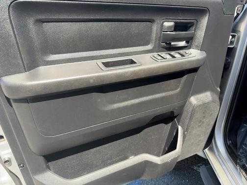 Bright Silver Metallic Clearcoat 2016 RAM 2500 Tradesman