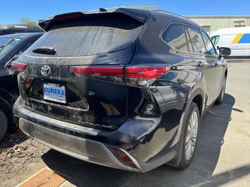 2022 Toyota Highlander Platinum