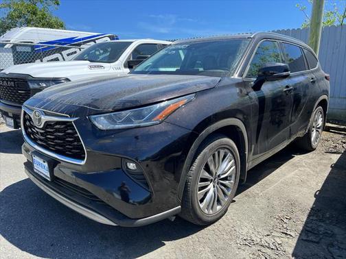 2022 Toyota Highlander Platinum