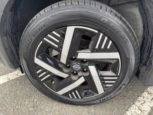 Fresh Powder 2025 Nissan Kicks SV