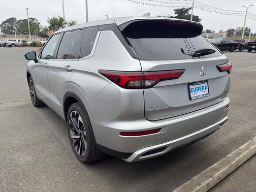 2023 Mitsubishi Outlander SE Special Edition 2WD