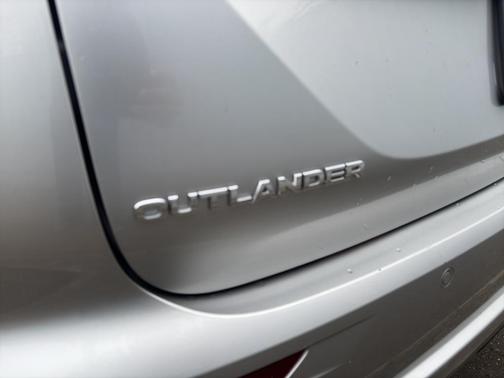 2023 Mitsubishi Outlander SE Special Edition 2WD