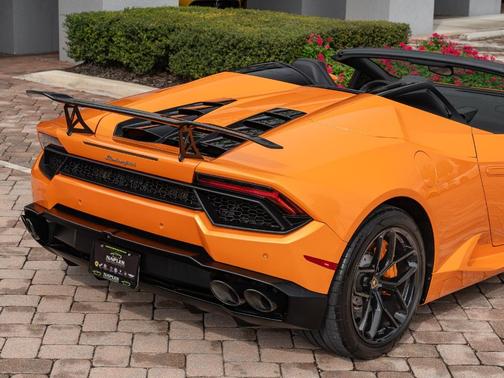 2017 Lamborghini Huracan LP580-2S