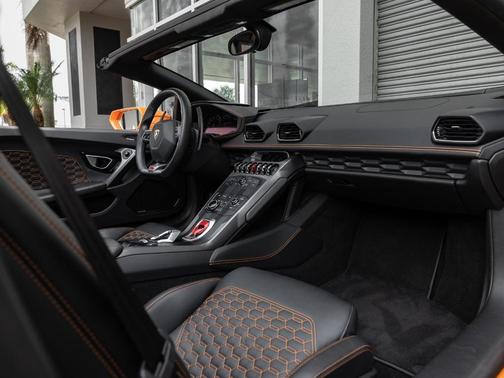 2017 Lamborghini Huracan LP580-2S
