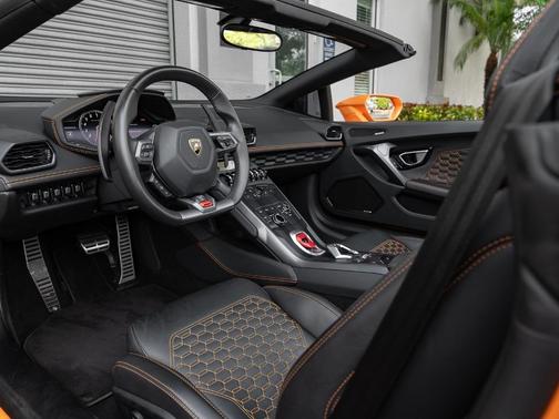 2017 Lamborghini Huracan LP580-2S