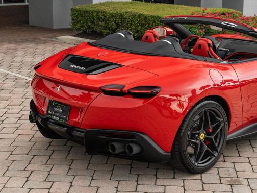 2024 Ferrari Roma Spider Base
