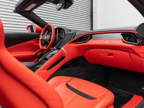 2024 Ferrari Roma Spider Base