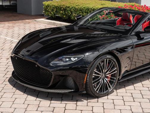 2022 Aston Martin DBS Superleggera