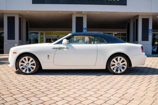 2016 Rolls-Royce Dawn Base