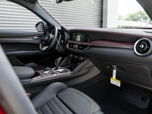 2024 Alfa Romeo Stelvio Quadrifoglio Supersport