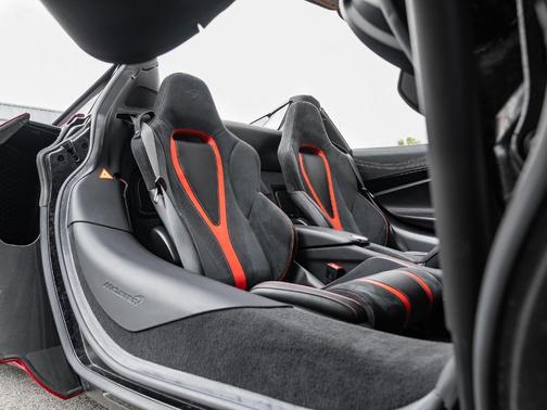 2020 McLaren 720S 