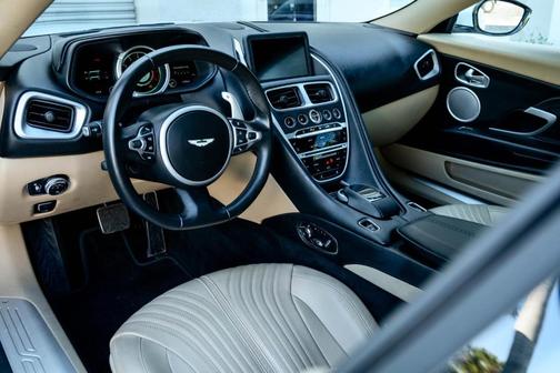 2019 Aston Martin DB11 Volante