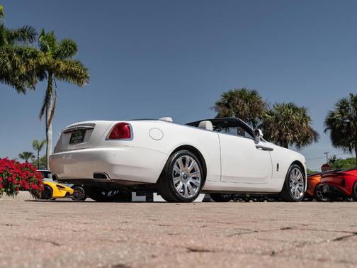 English White 2017 Rolls-Royce Dawn