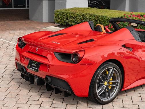 2019 Ferrari 488 Spider Base