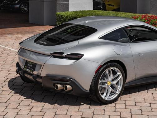 2021 Ferrari Roma 
