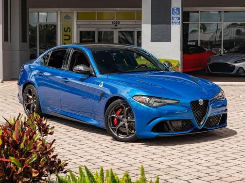 Misano Blue Metallic 2023 Alfa Romeo Giulia Quadrifoglio
