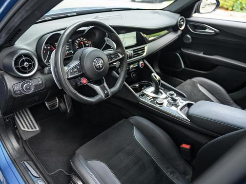 Misano Blue Metallic 2023 Alfa Romeo Giulia Quadrifoglio