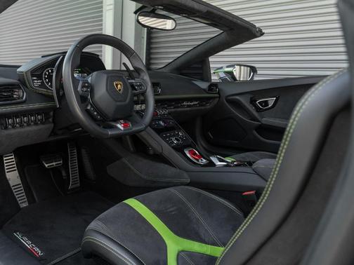 2016 Lamborghini Huracan LP610-4