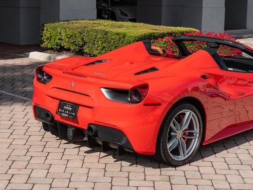 2019 Ferrari 488 Spider Base