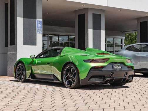 HYPERGREEN SOLID 2023 Maserati MC20 Cielo