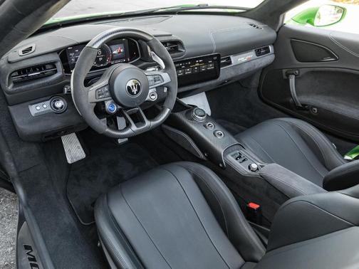 HYPERGREEN SOLID 2023 Maserati MC20 Cielo