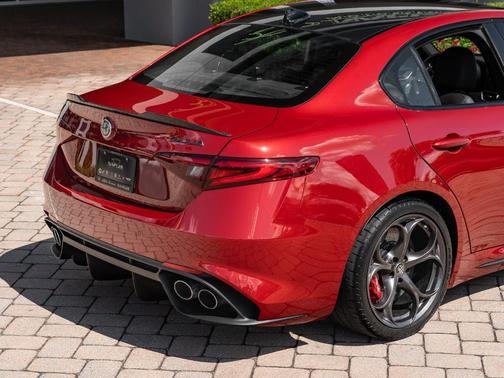 2020 Alfa Romeo Giulia Quadrifoglio