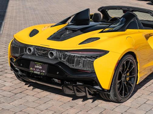 2025 McLaren Artura TechLux