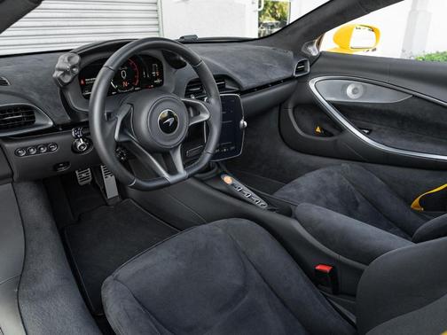 2025 McLaren Artura TechLux