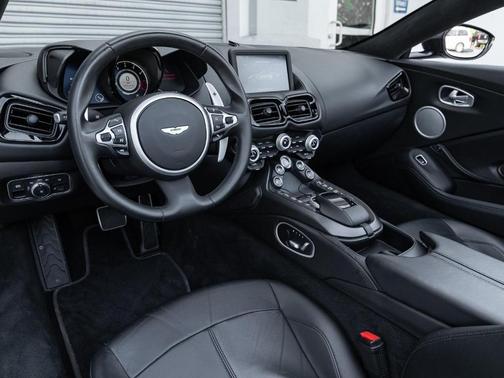 2021 Aston Martin Vantage 