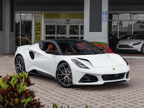 Mist 2026 Lotus Emira SE
