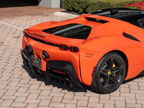 2021 Ferrari SF90 Stradale Base