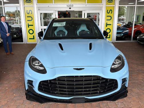 2023 Aston Martin DBX 707