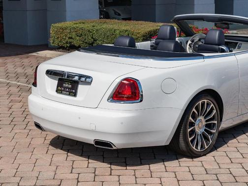 2019 Rolls-Royce Dawn Base