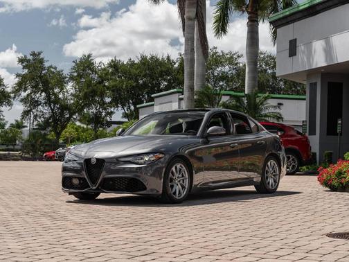 2023 Alfa Romeo Giulia Base
