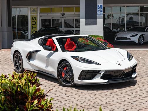 Arctic White 2023 Chevrolet Corvette Stingray w/2LT