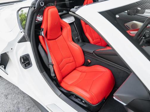 Arctic White 2023 Chevrolet Corvette Stingray w/2LT
