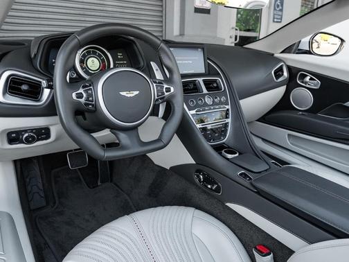 2022 Aston Martin DB11 Volante