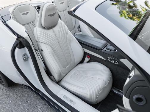 2022 Aston Martin DB11 Volante