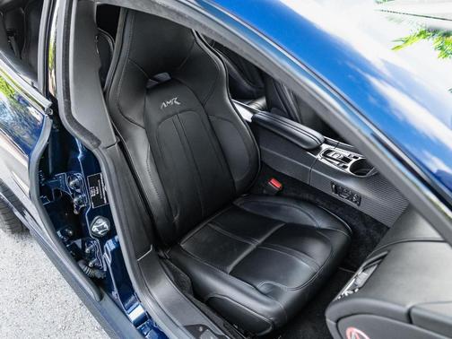 2019 Aston Martin Rapide Base