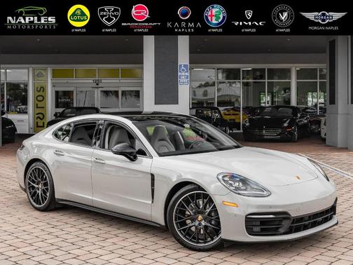 2022 Porsche Panamera 
