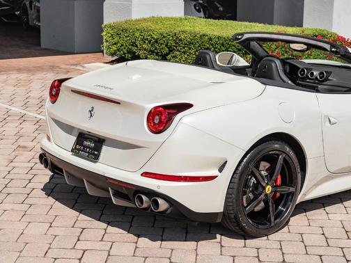 2015 Ferrari California T