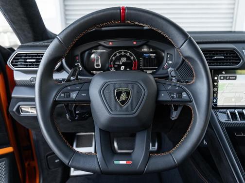 2023 Lamborghini Urus Performante