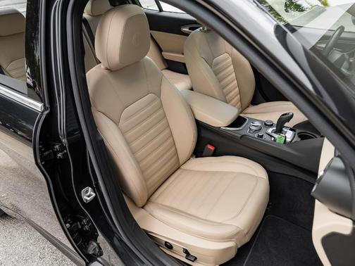 2023 Alfa Romeo Giulia Lusso