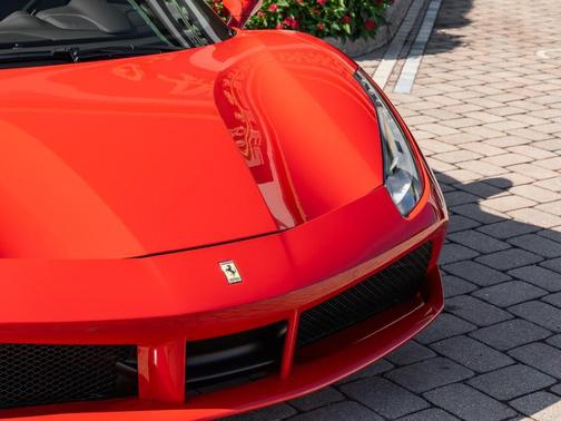 2019 Ferrari 488 GTB Base