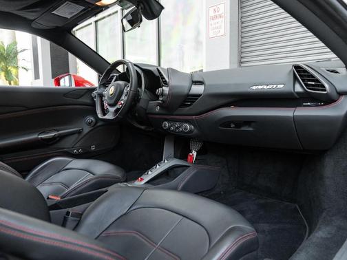 2019 Ferrari 488 GTB Base