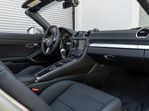 2025 Porsche 718 Boxster GTS 4.0